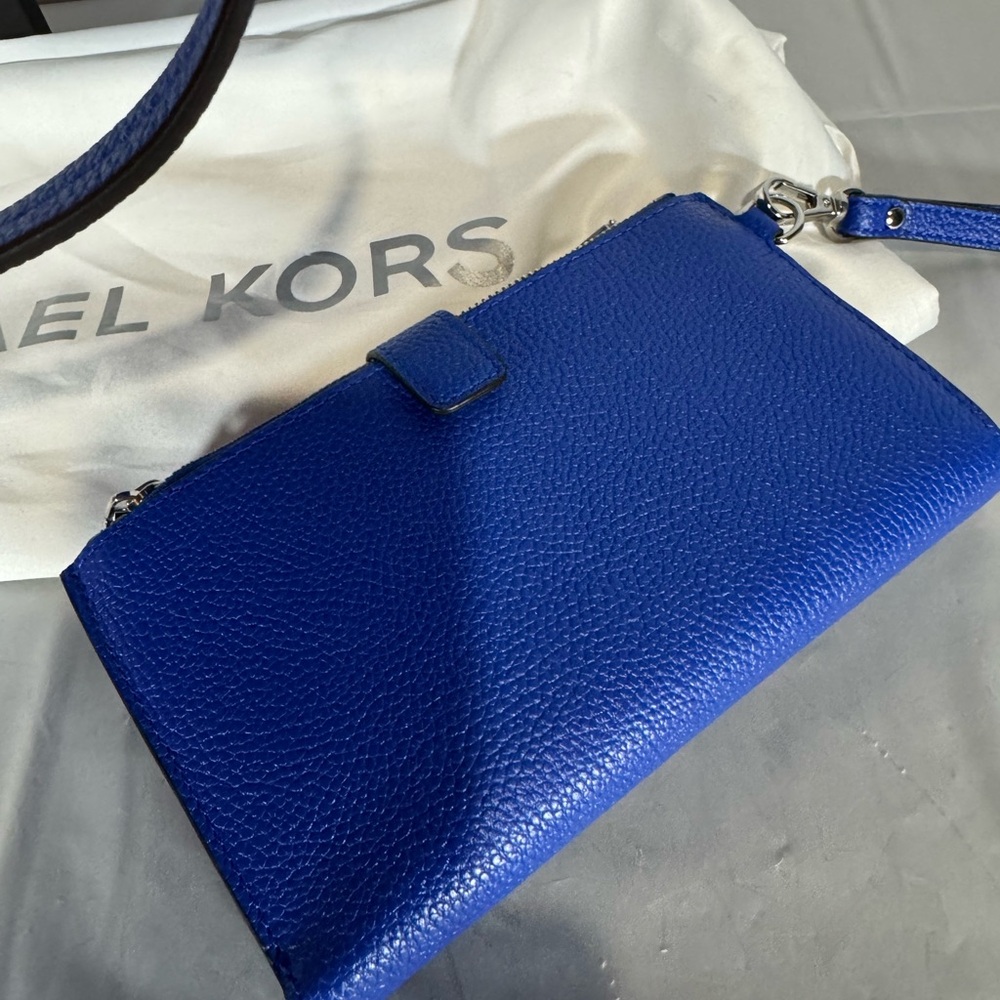 Michael Kors Blue Mercer Leather Convertible Tote with matching wallet - Picture 7 of 16